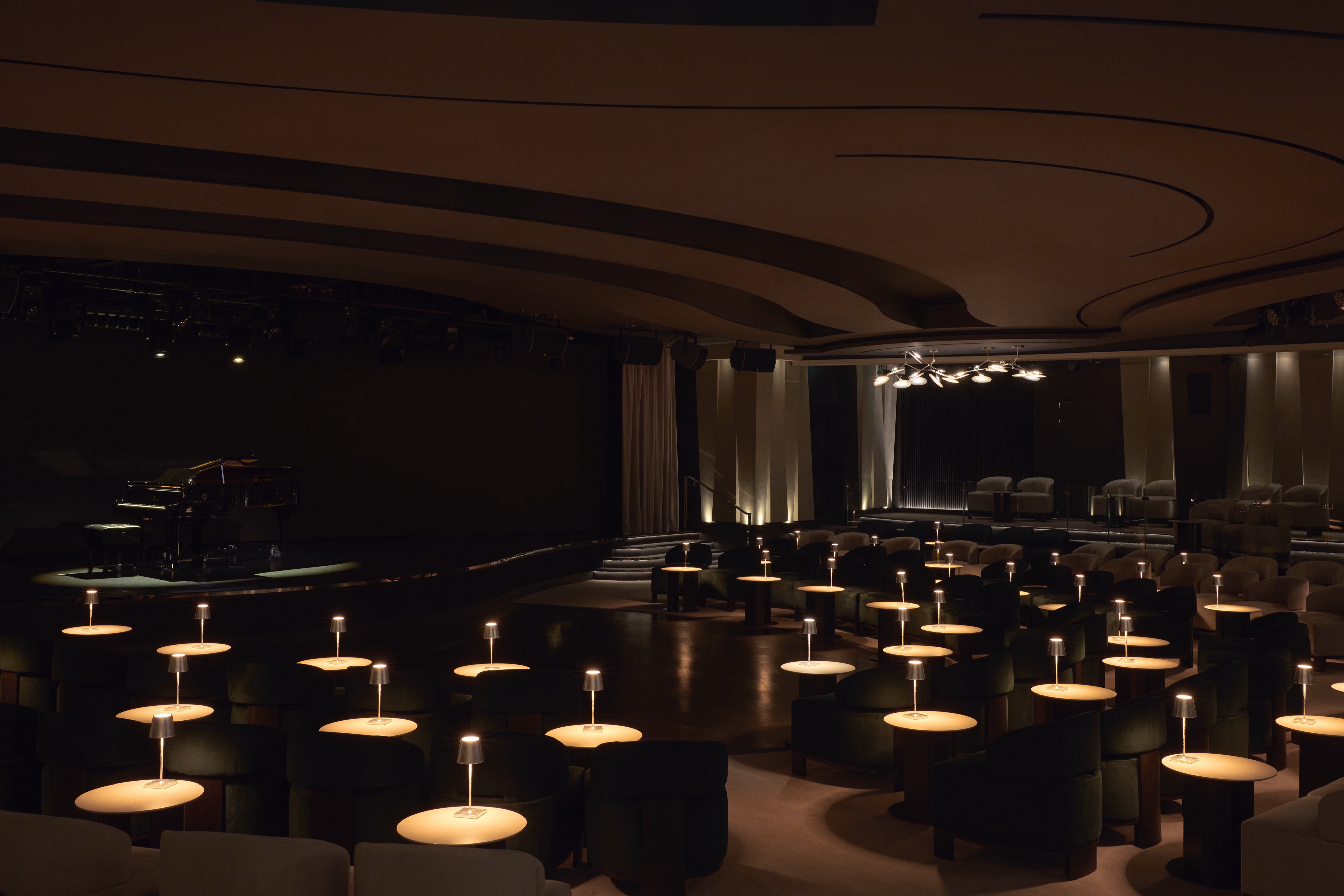 EXPLORA I - Journeys Lounge